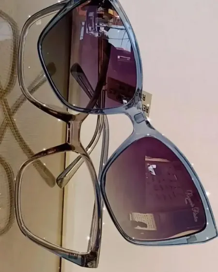 Óculos de grau elegantes e leves